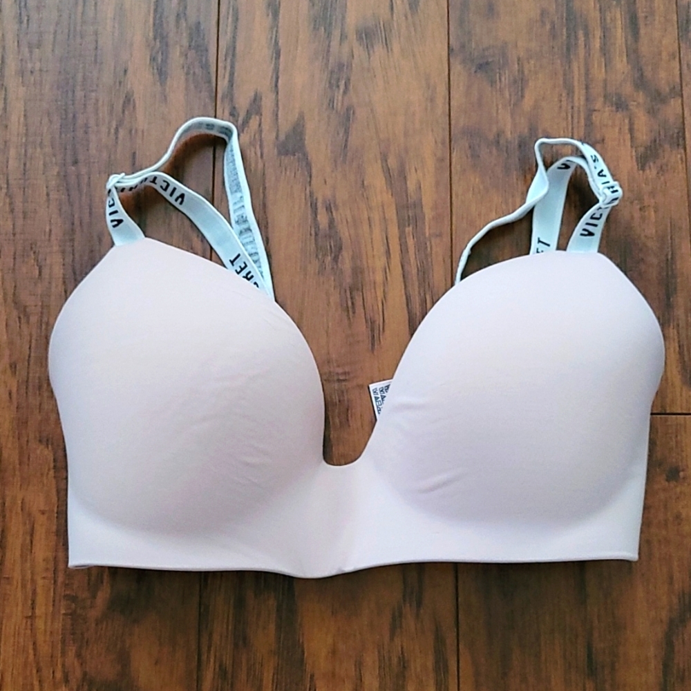 Victoria secret 32DD bra